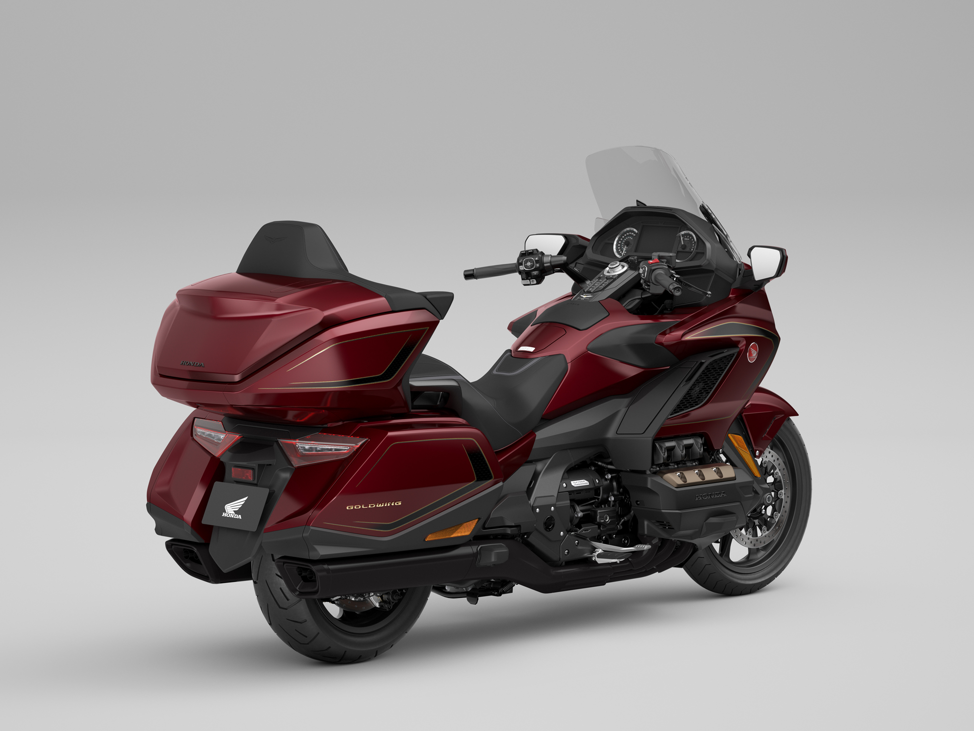 2025-GL1800_ED_AirBag_DCT_Studio_Red_Rh-RrQ_S.jpg