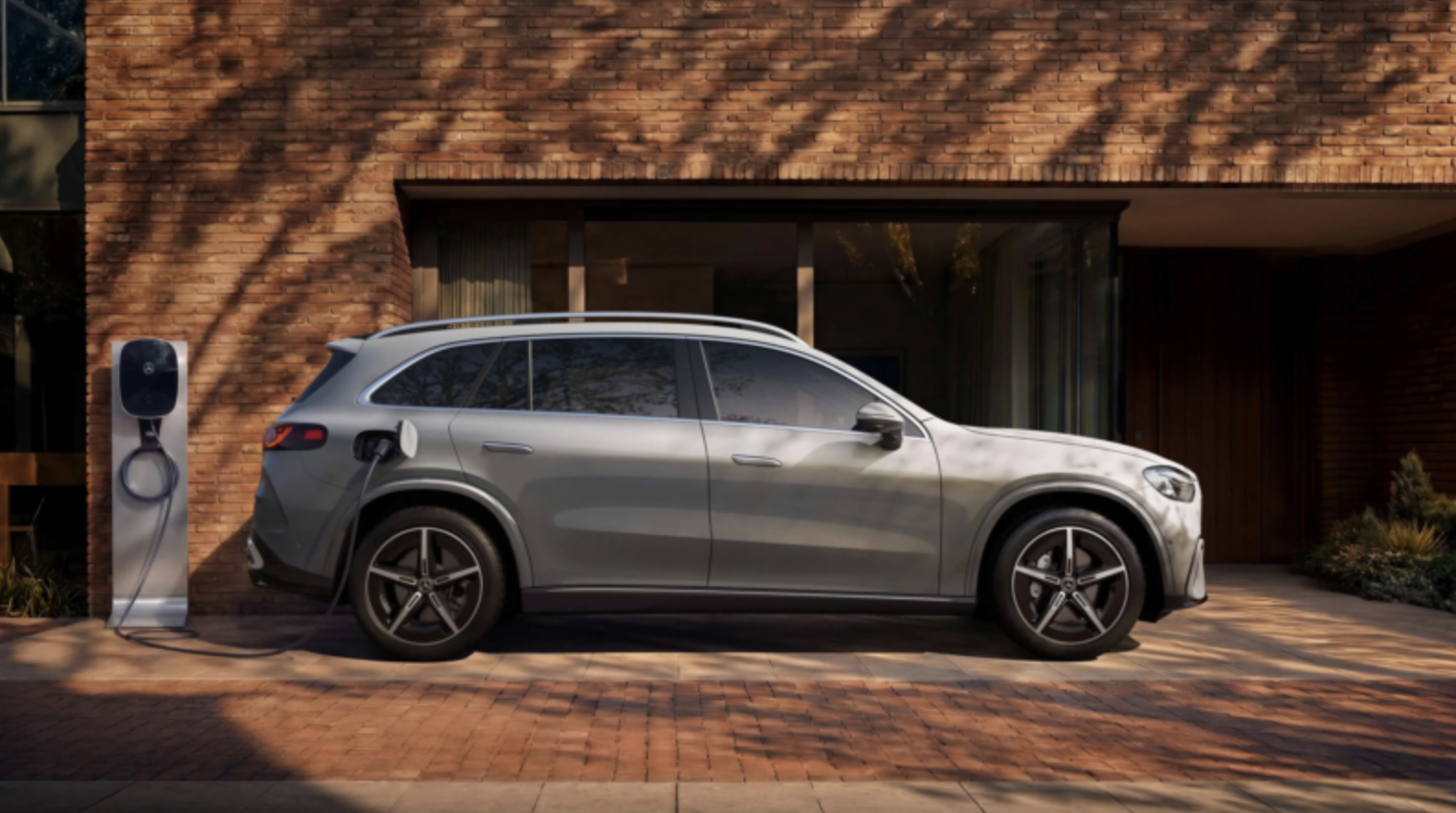 GLC EV 2026-06-06 lúc 11.57.12.png