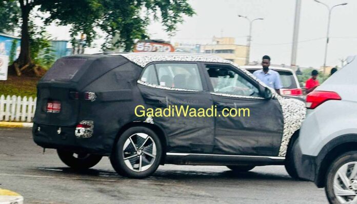 Hyundai-Creta-EV-Spied-2025-1-696x398.jpg