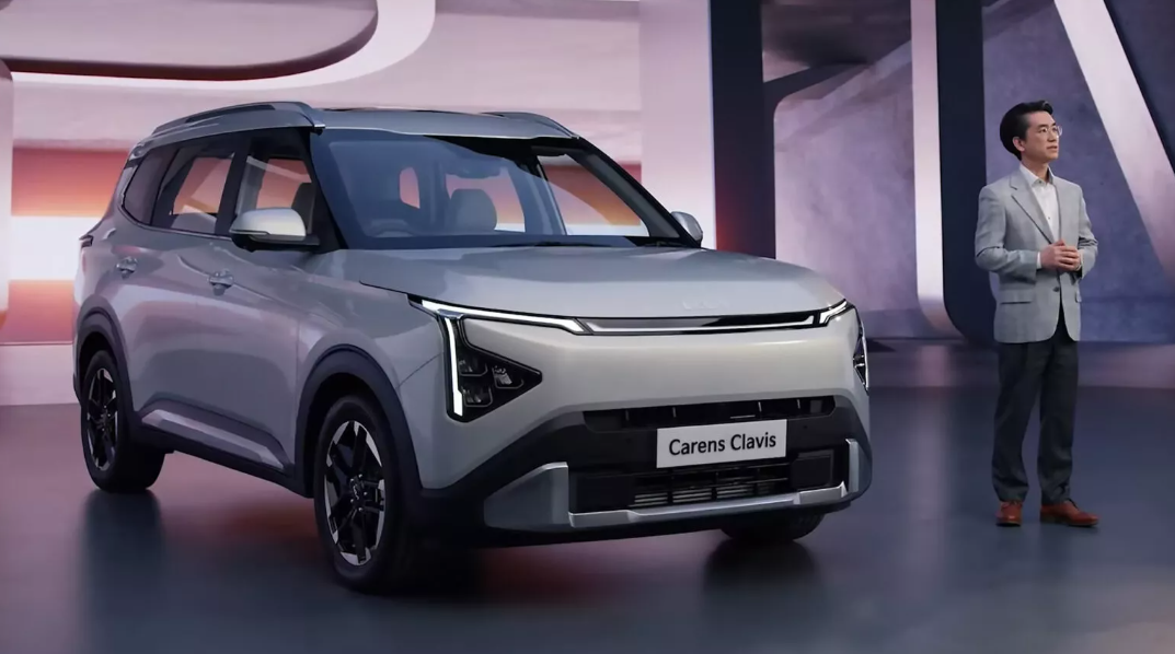 Kia Carens Clavis.PNG