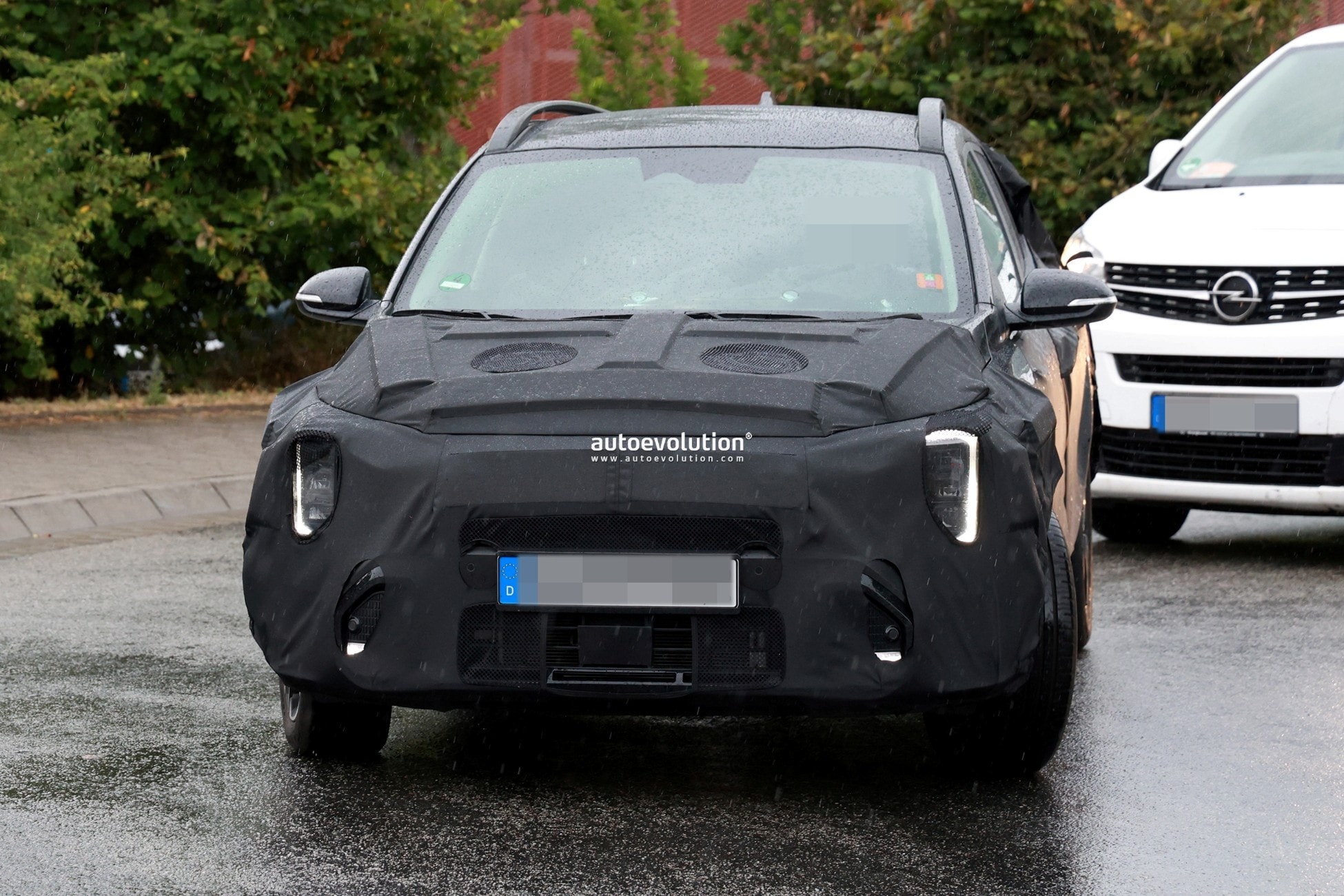 kia-stonic-getting-boxy-facelift-2026-model-flaunts-opposites-united-cues_1.jpg