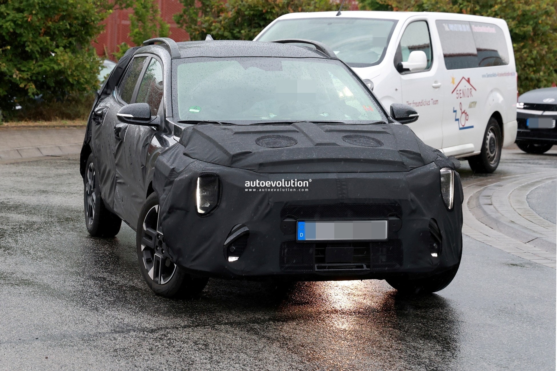 kia-stonic-getting-boxy-facelift-2026-model-flaunts-opposites-united-cues_2.jpg