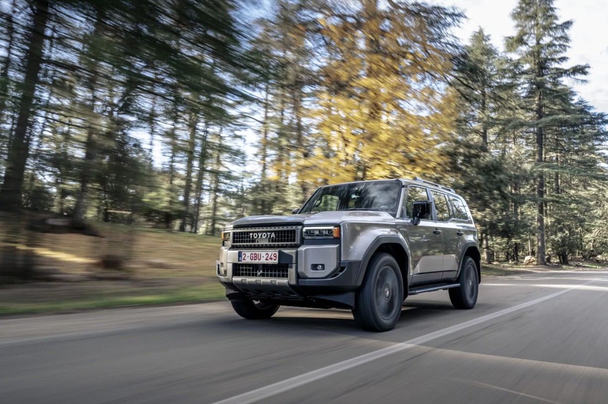 Land Cruiser 11.JPG