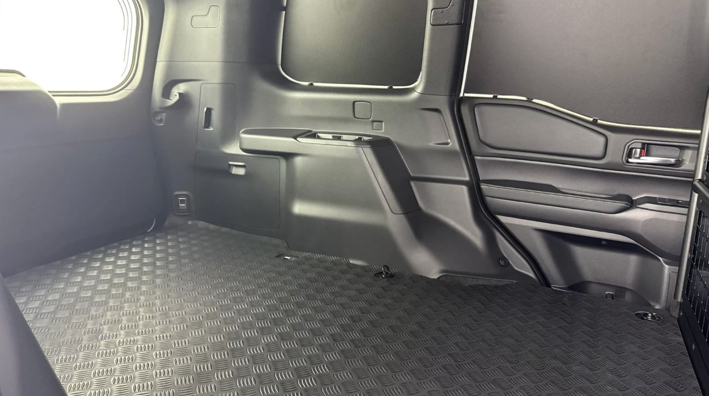 Land Cruiser 6.JPG