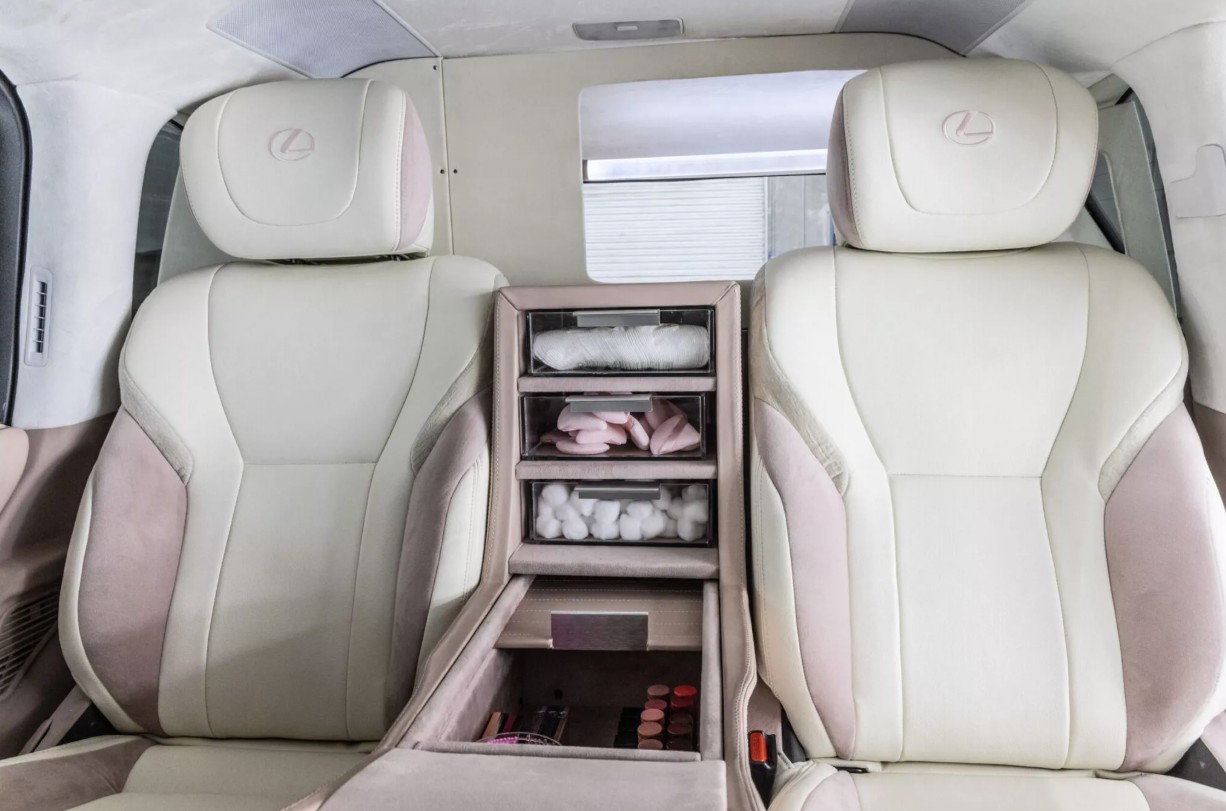 Lexus-Glam-LX 6.jpg