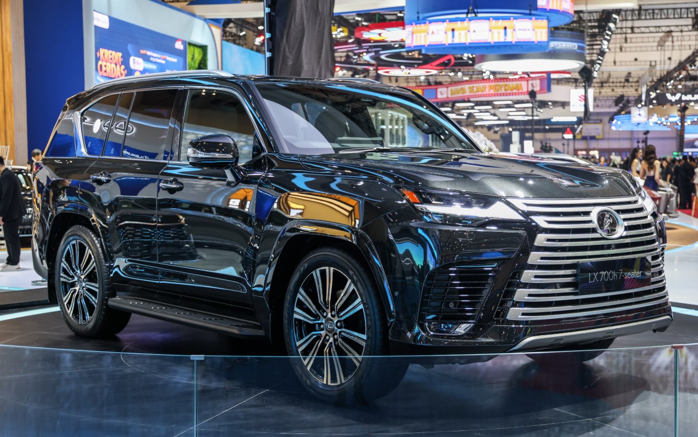 Lexus LX 700h.jpg
