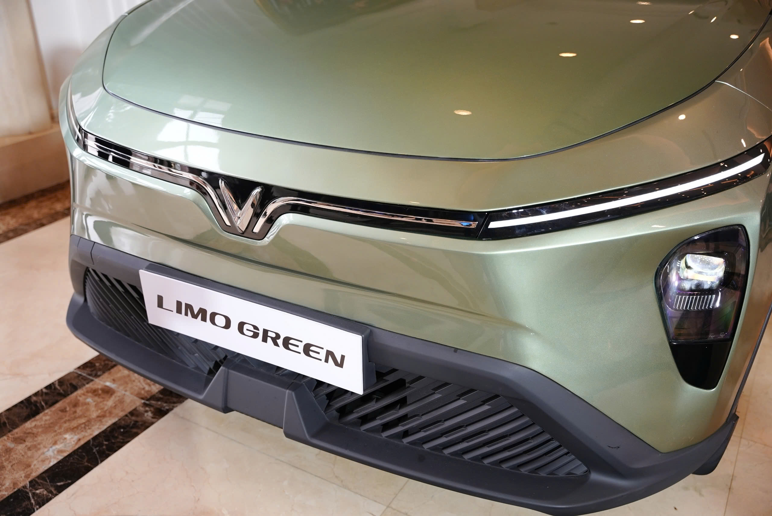 Limo Green (11).jpg