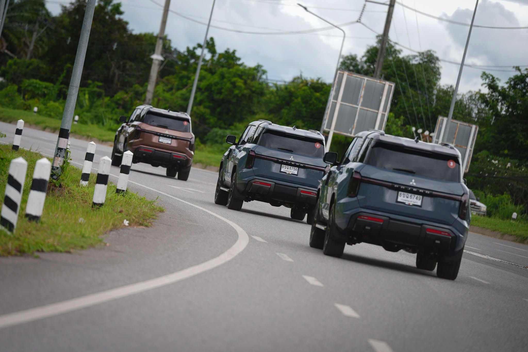 Mitsubishi Pajero 4.jpeg