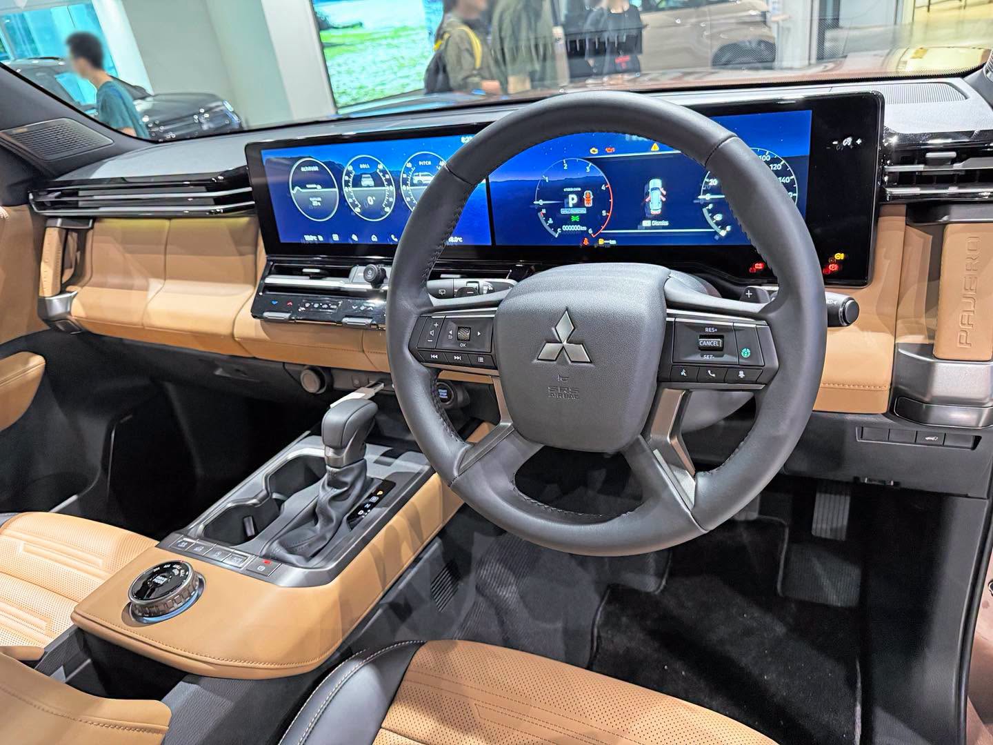 Mitsubishi Pajero -5.jpg