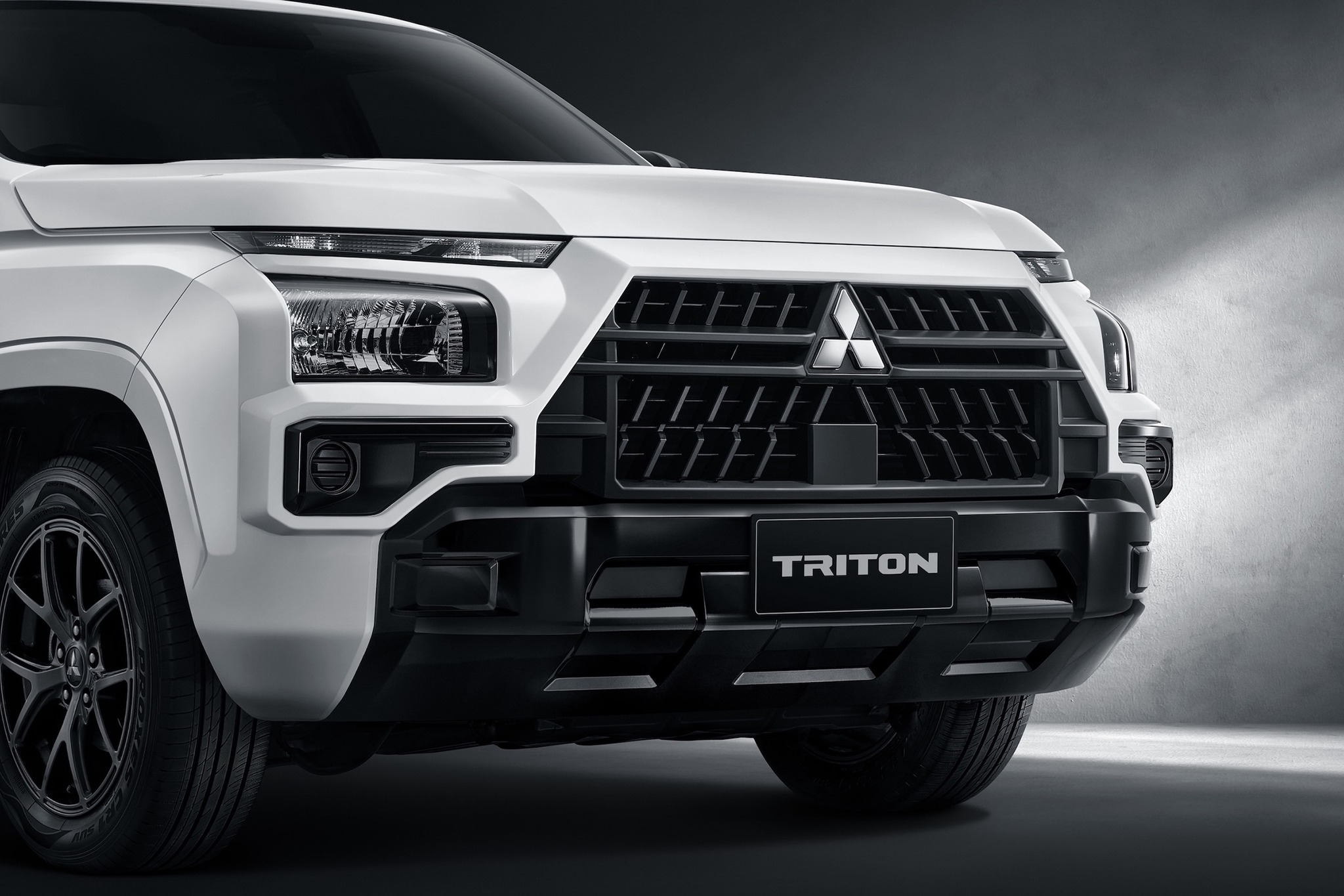 Mitsubishi TRITON 7.jpg