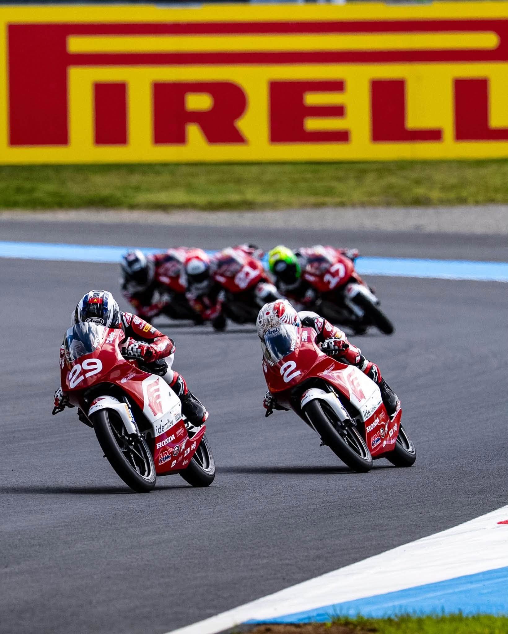 Moto 4 3.jpg