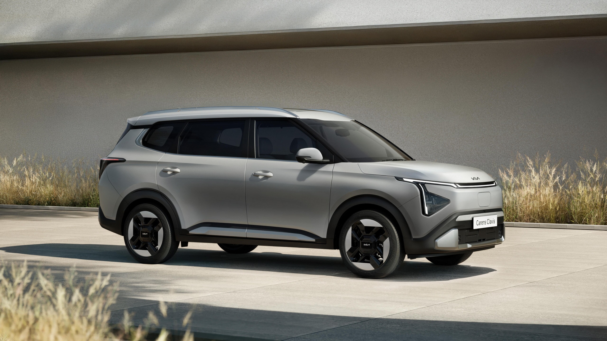 new-2025-kia-carens-clavis-is-an-ev-for-emerging-markets_3.jpg