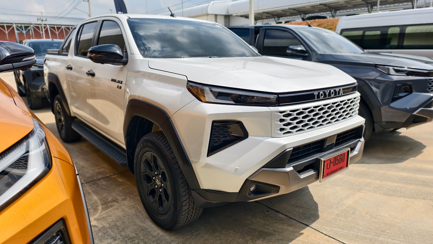 New Toyota Hilux 8.jpg
