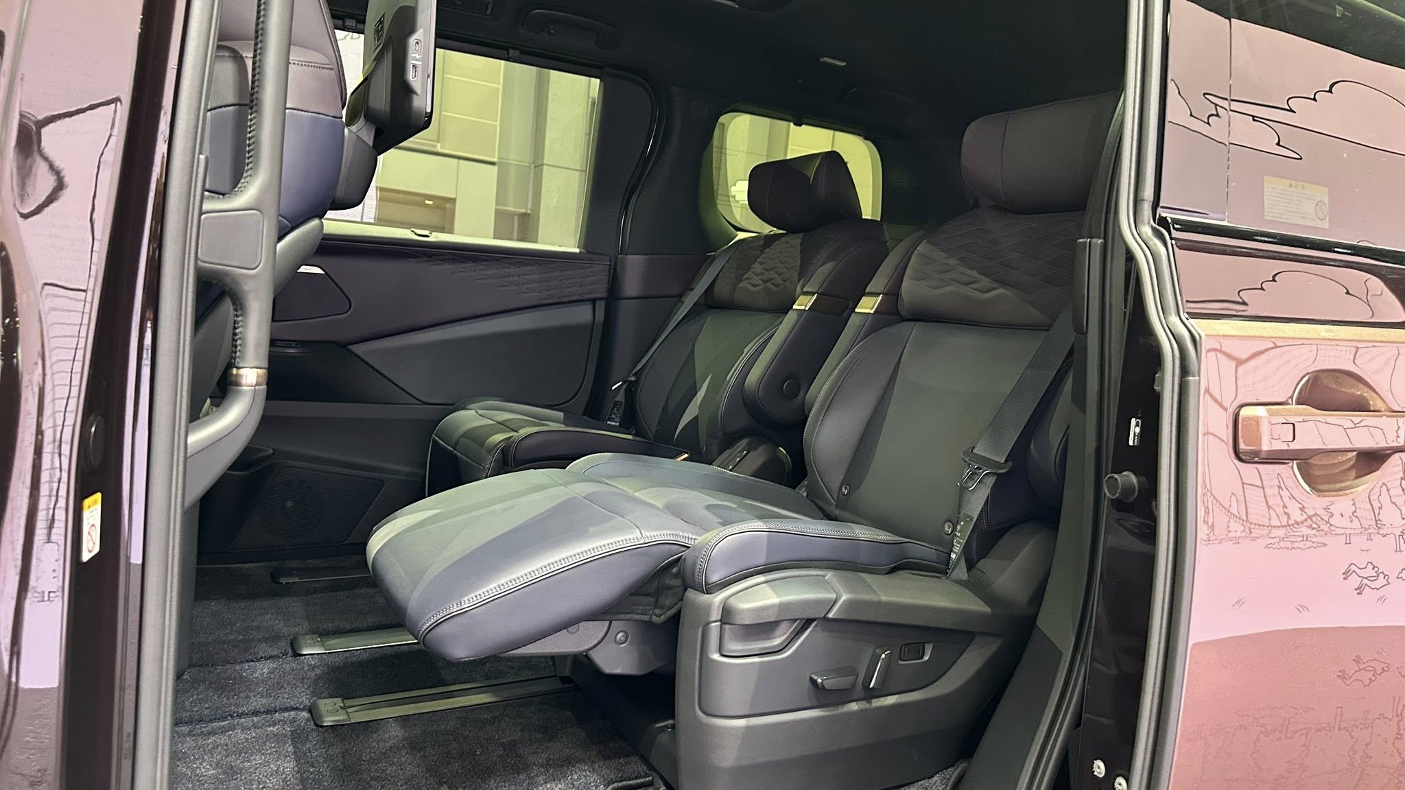 Nissan ELGRAND 7.jpg