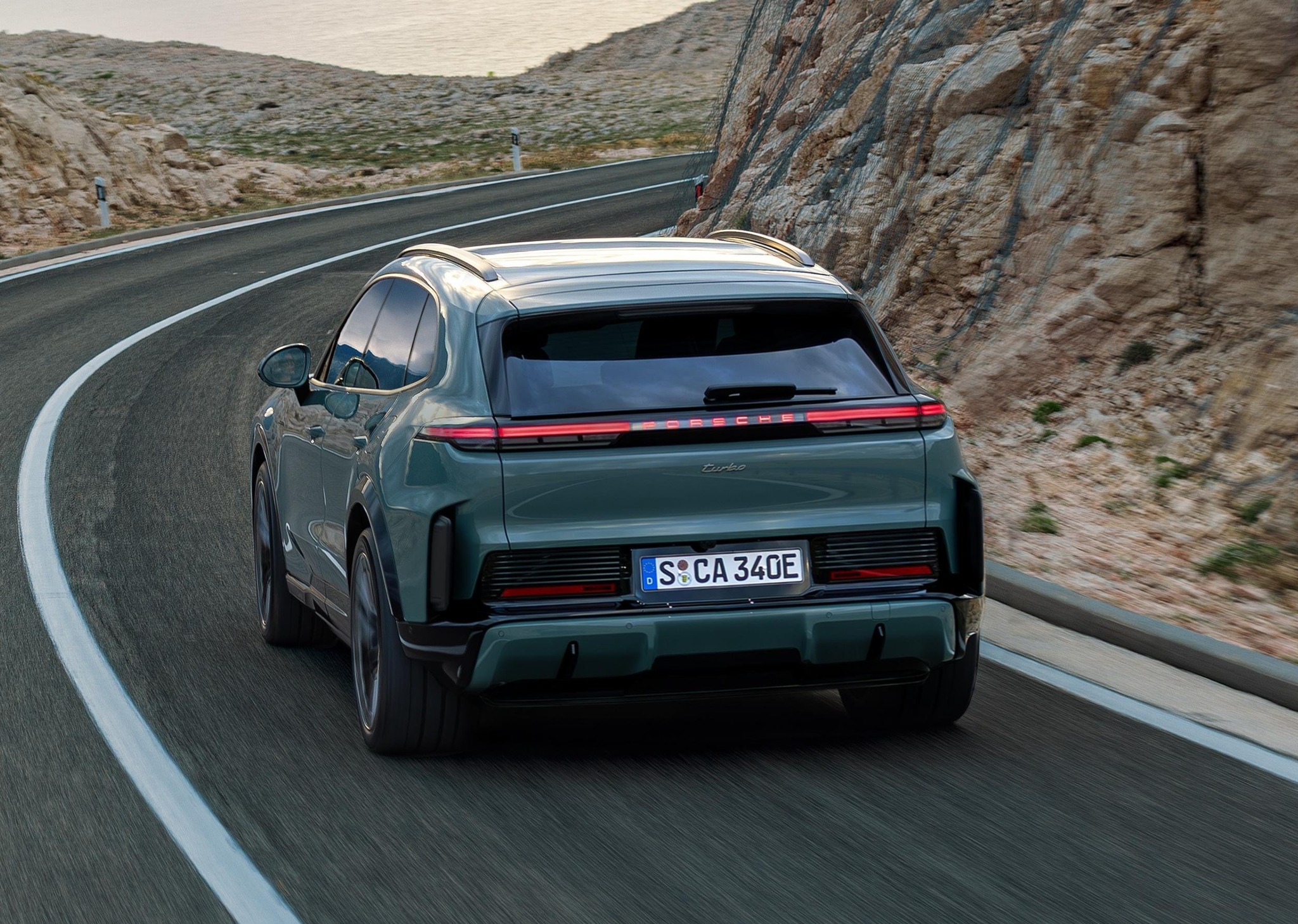 Porsche Cayenne EV 9.jpg