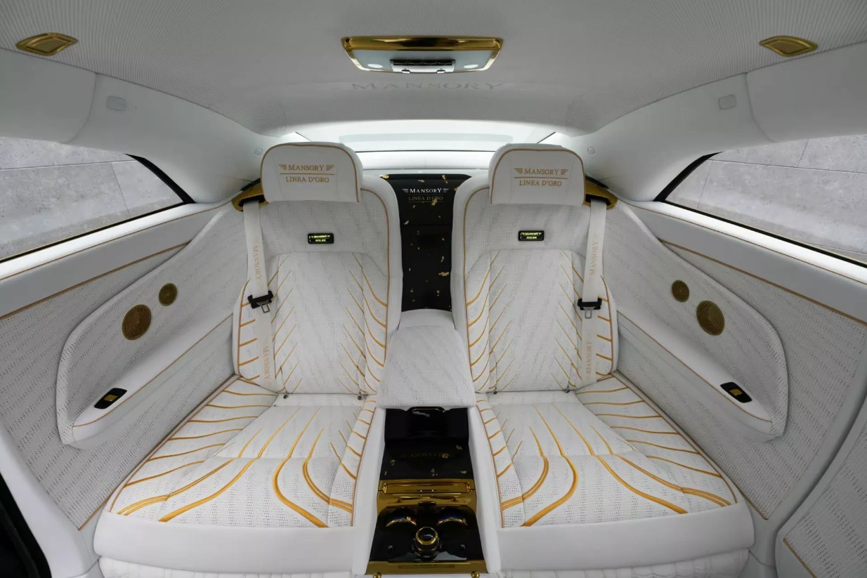 Rolls-Royce Spectre 7.jpg