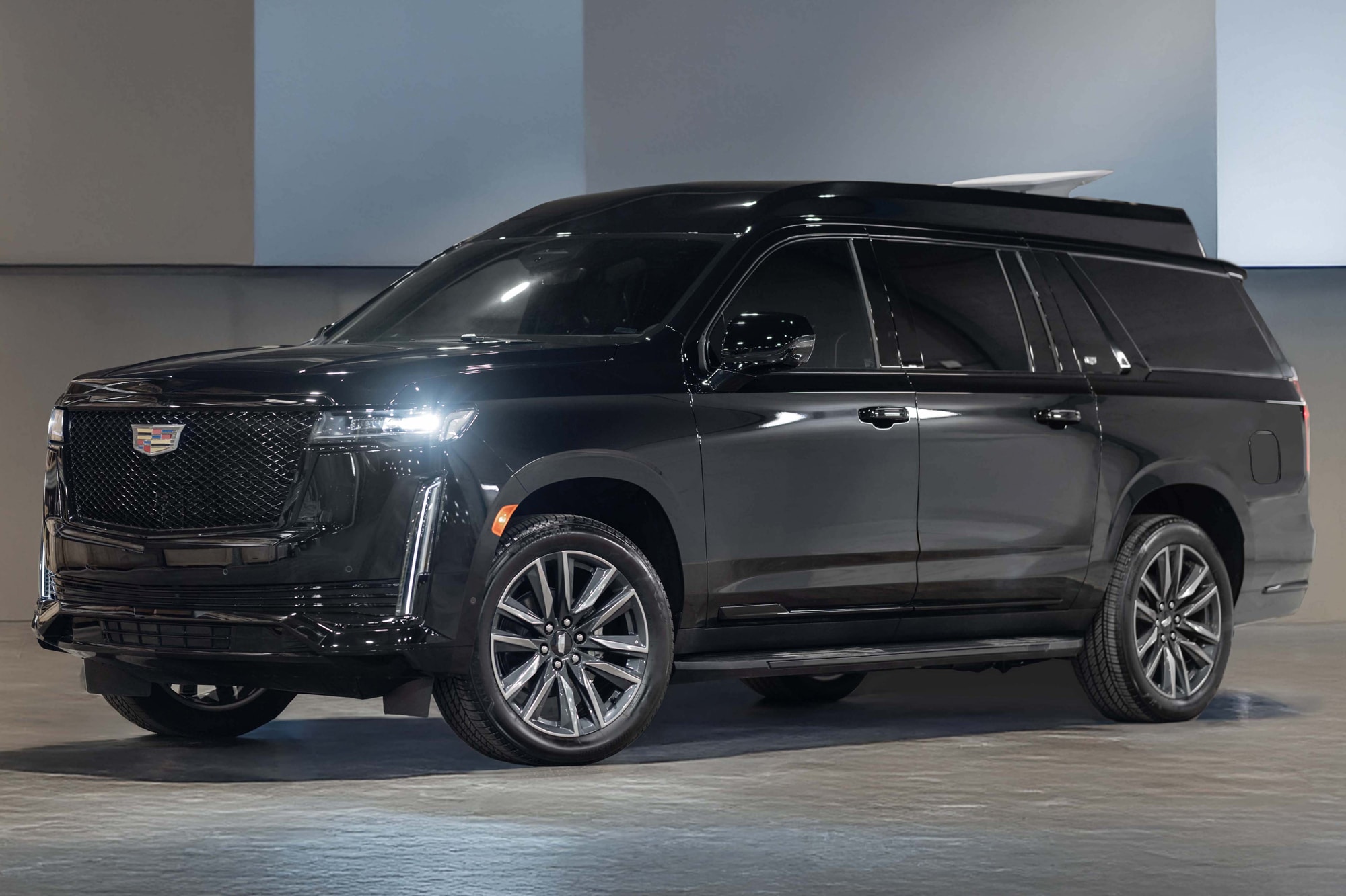 this-armored-escalade-protects-you-from-rifles-and-grenades-while-you-watch-tiktok-252037_1.jpg