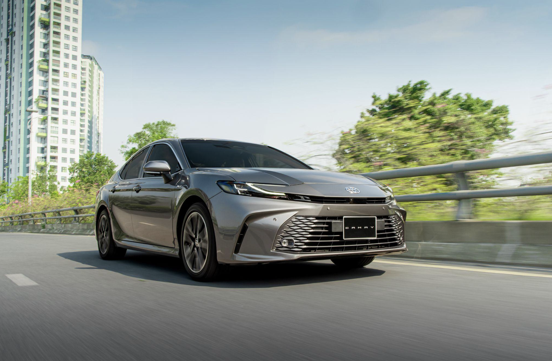 toyota-camry-02.png