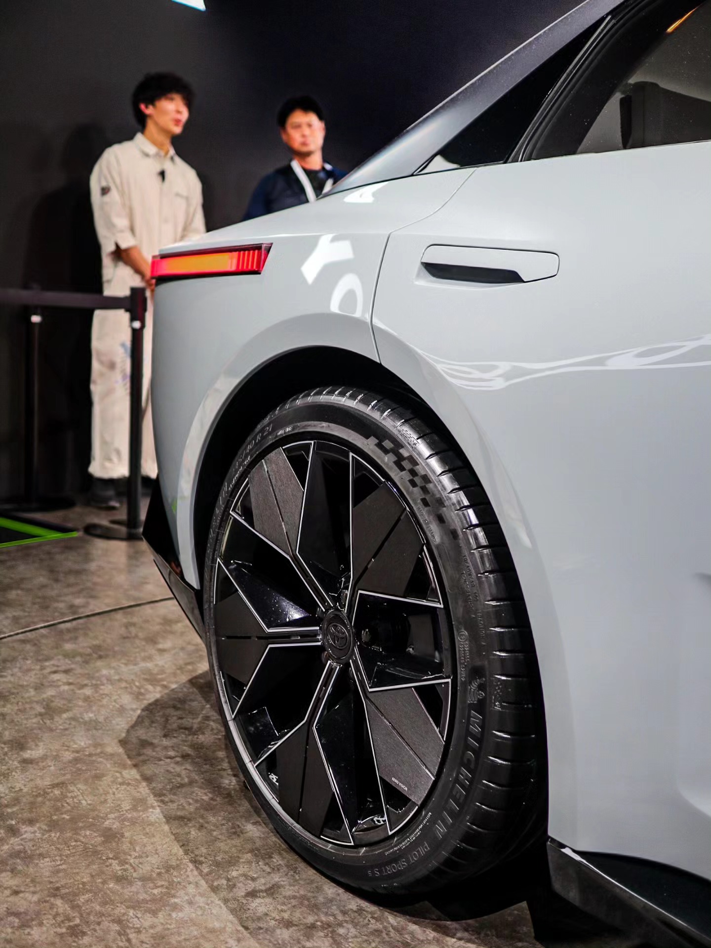 Toyota Corolla 5.jpg