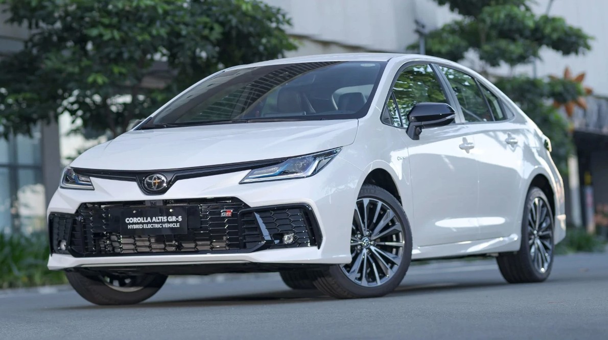 Toyota Corolla Altis HEV 2026.jpg