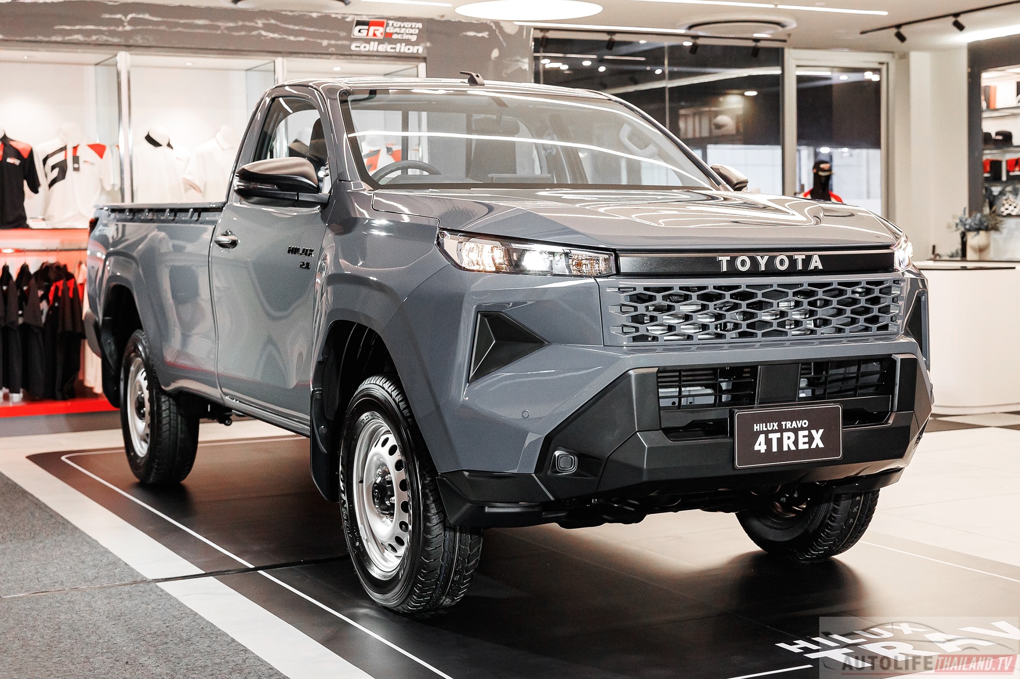 Toyota Hilux TRAVO Standard Cab 6.jpg