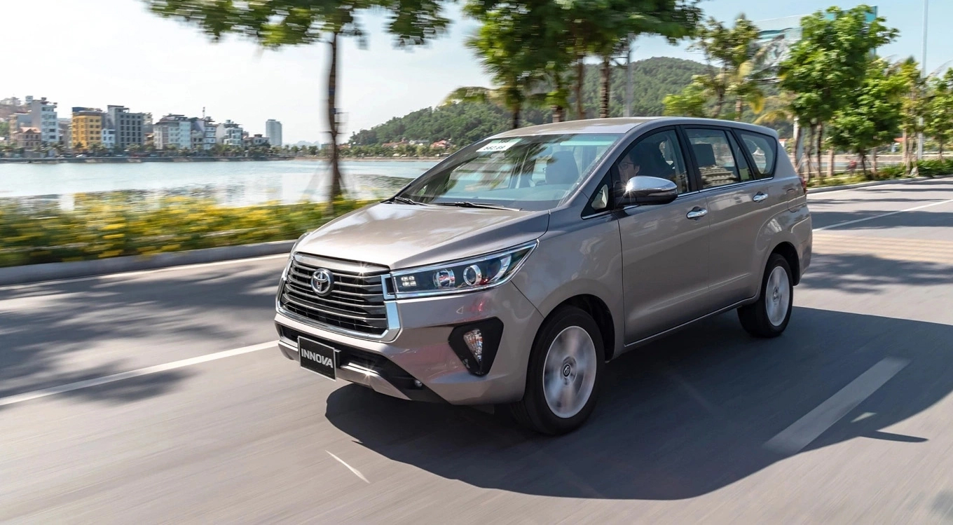 toyota-innova-1-1757407925-679-3620-1419-1758773392.jpg