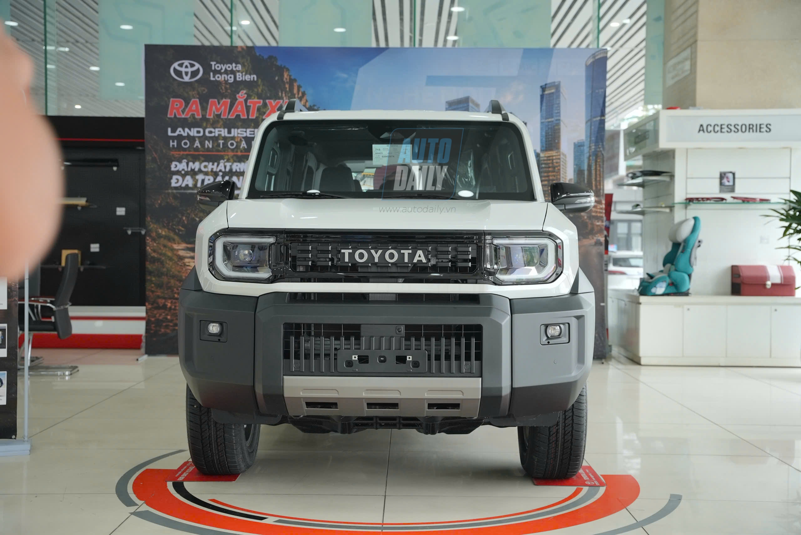 Toyota Land Cruiser FJ (27).jpg