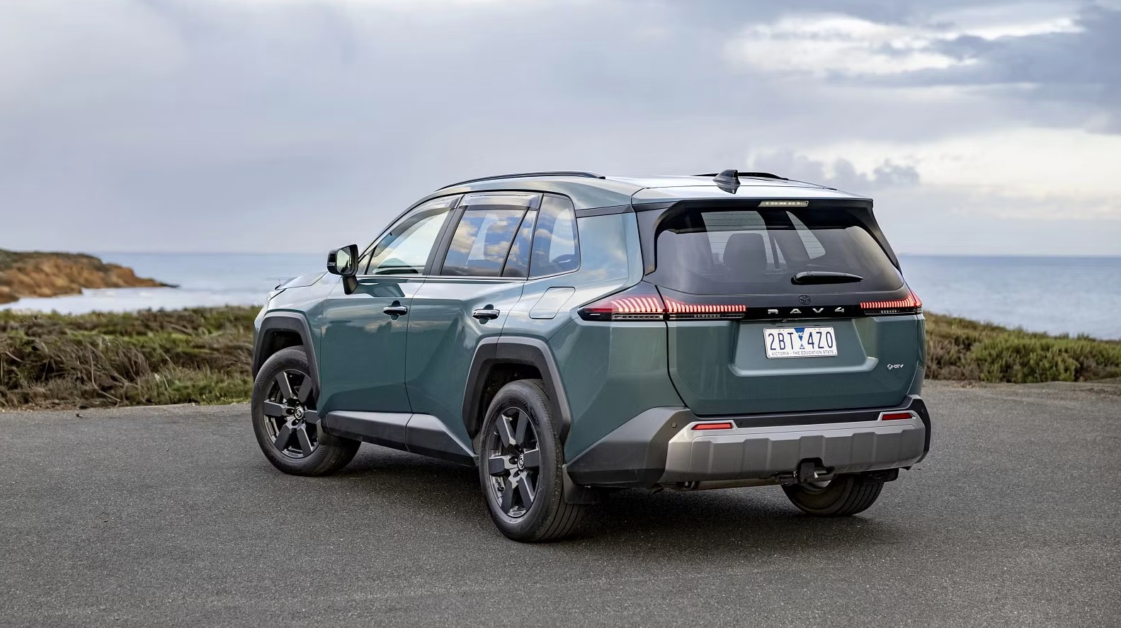 Toyota RAV4 Hybrid 2026 2.jpg