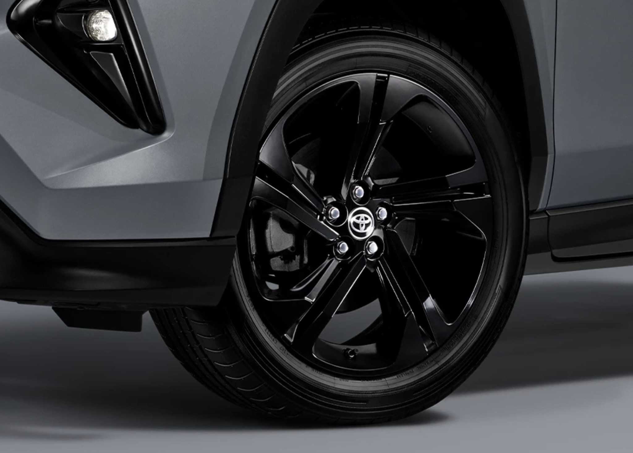 Toyota Yaris Cross HEV NightShade 6.jpg