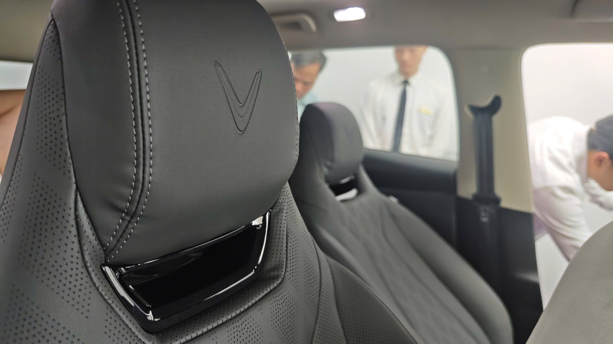 VinFast VF 8 2026-10.jpg