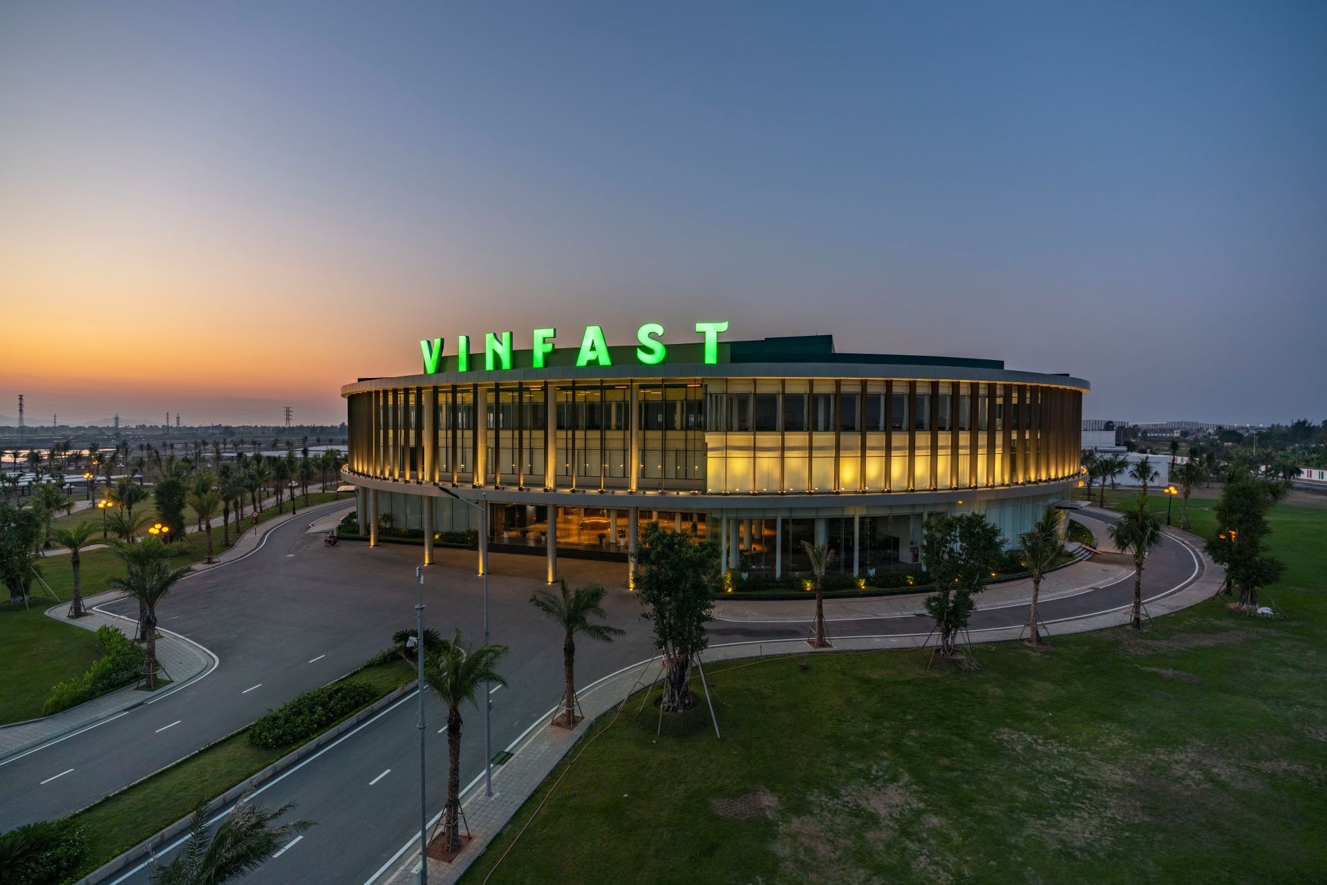 vinfast1.jpg vinfast1.jpg