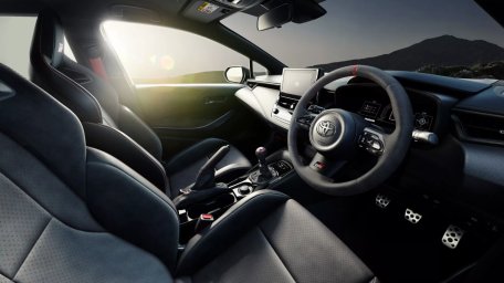 2026-Toyota-GR-Corolla-Japan 7.jpg