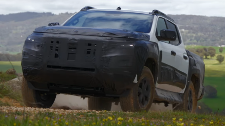 2026-Nissan-Navara-camouflaged-1-e1763358394743.png