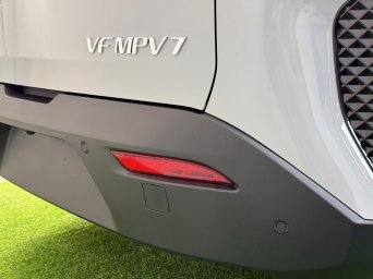 VF MPV 7  (5).jpg