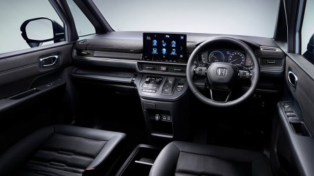 Honda-Step-WGN-e-HEV-Interior-2.jpg