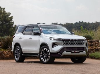 Toyota Fortuner -1.jpg