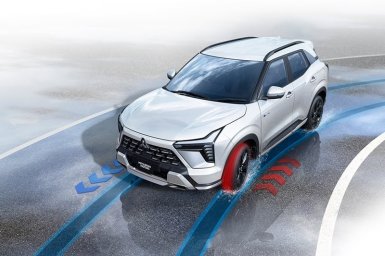 Mitsubishi xFORCE HEV-a5.jpg