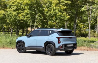 2027-kia-seltos-side-in-park-v2.jpg