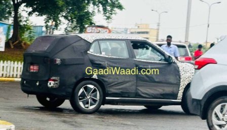 Hyundai-Creta-EV-Spied-2025-1-696x398.jpg