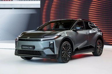 Toyota CH-R EV 4.jpg
